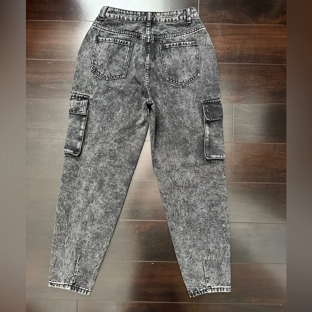 SHEIN Black Acid Wash Cargo Jeans - Picture 3 of 9